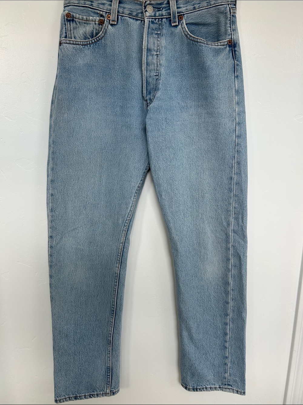 Women's Levi Strauss Light Blue 501 Straight Leg Jeans Button Fly Size 29